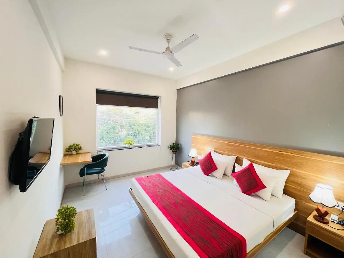 ***  Hotel Infinity Stays Sector 45 Gurgaon - Couple Friendly India
