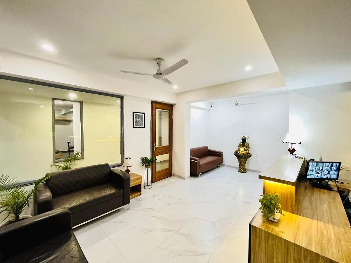 Hotel Infinity Stays Sector 45 Gurgaon - Couple Friendly