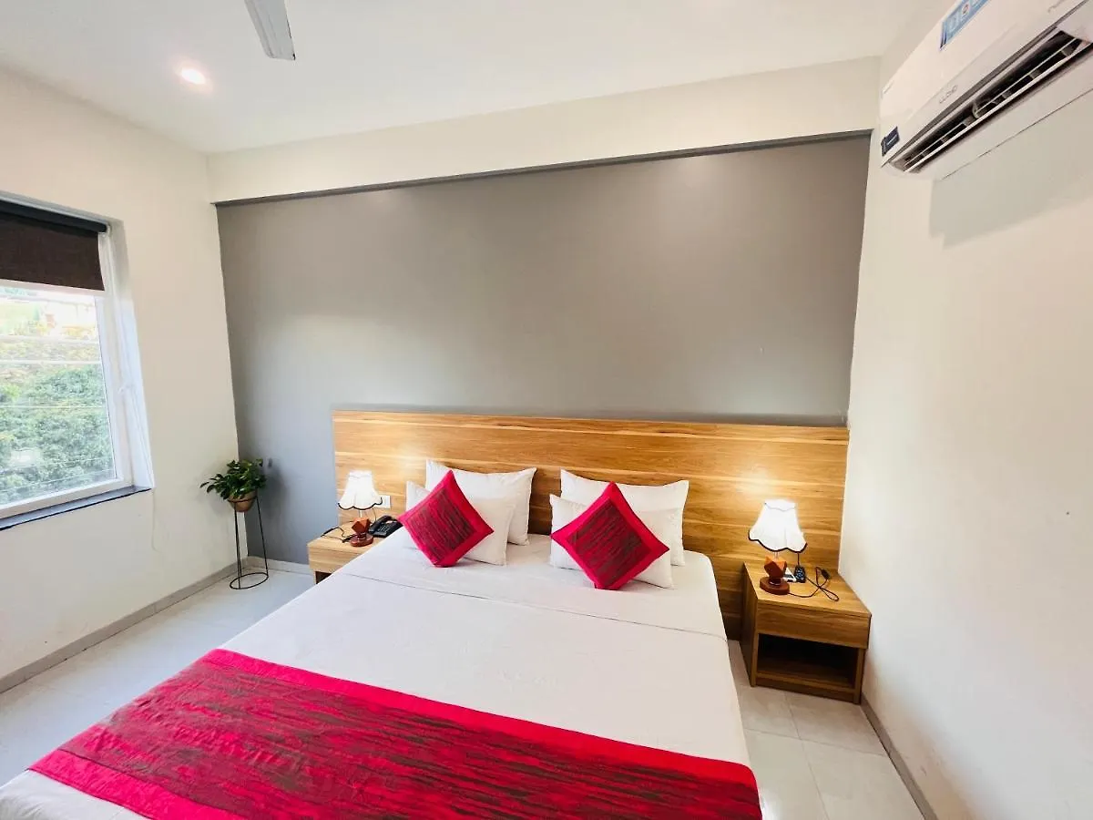 Hotel Infinity Stays Sector 45 Gurgaon - Couple Friendly 3*,  India