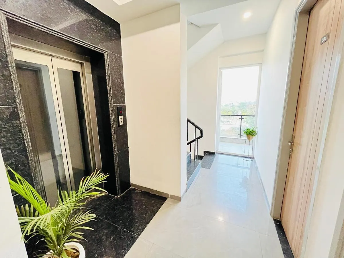 Hotel Infinity Stays Sector 45 Gurgaon - Couple Friendly