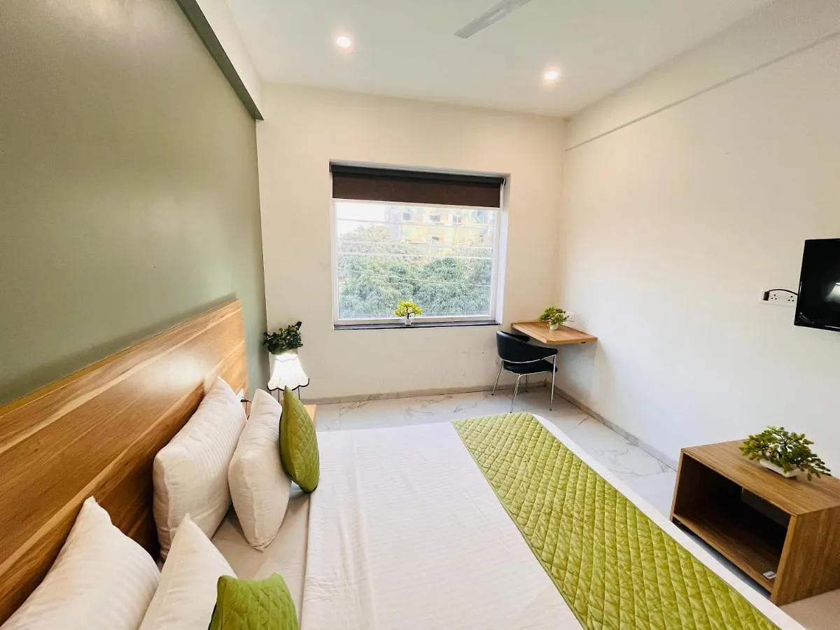 ***  Hotel Infinity Stays Sector 45 Gurgaon - Couple Friendly Indien